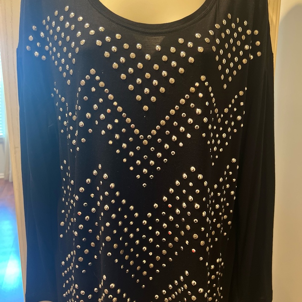 NEW. INC. STUDDED TOP